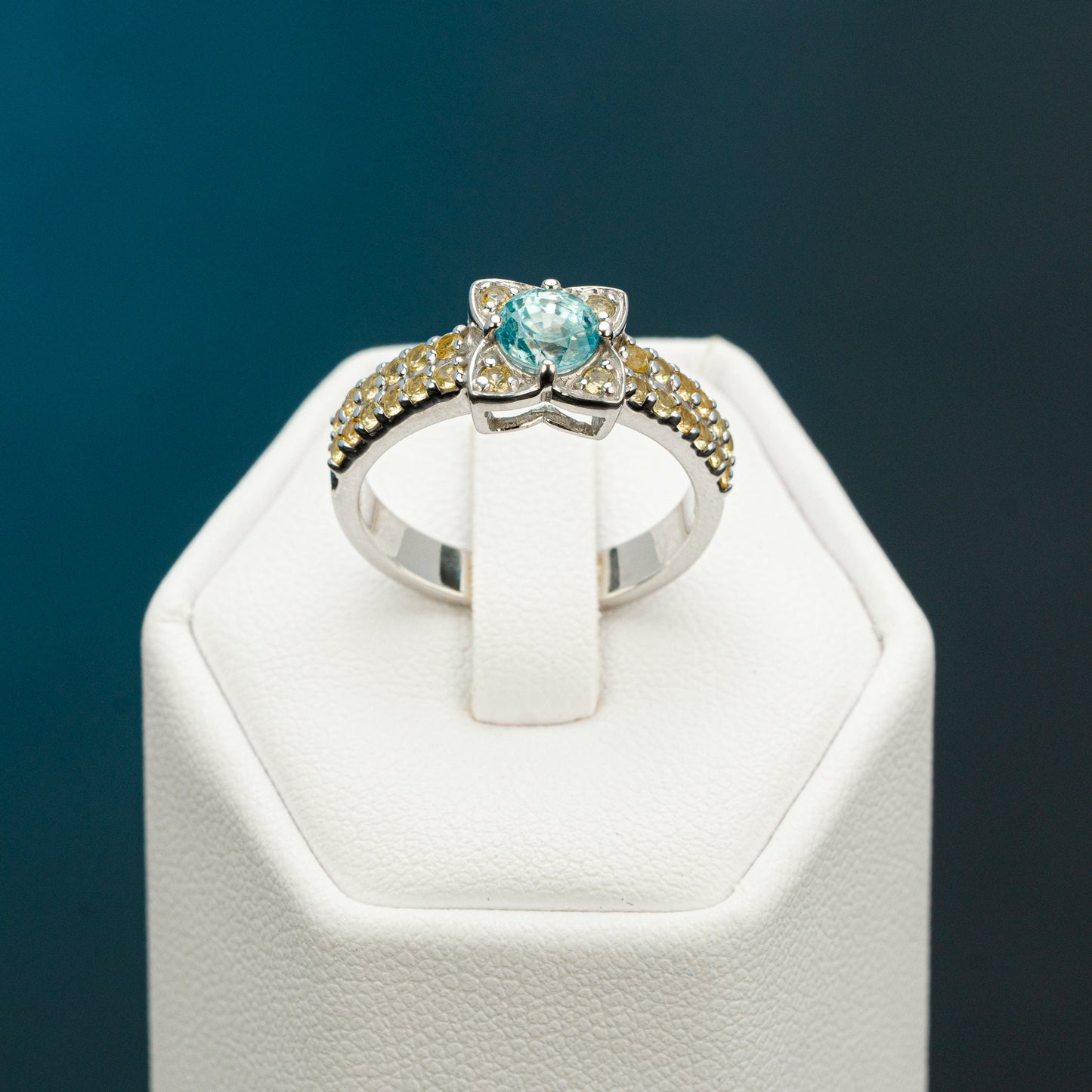 925 Silver Blue Zircon Ring with Yellow Sapphire, 0.70 ct Blue Zicron Ring, Floral Ring, Cluster Ring, Vintage Style Ring
