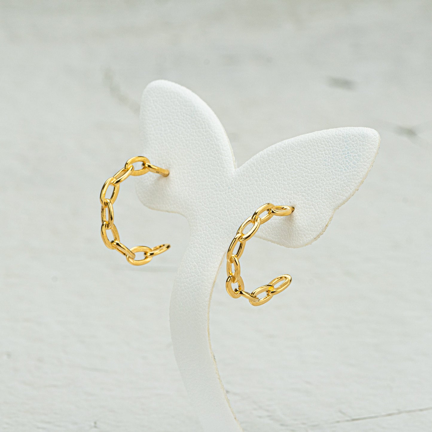 Tiny Gold Chain Link Hoop Earrings, 14k Gold Gold Hoops, Minimalist Design, Daily Jewelry, Unique Gift for Mom and Friends