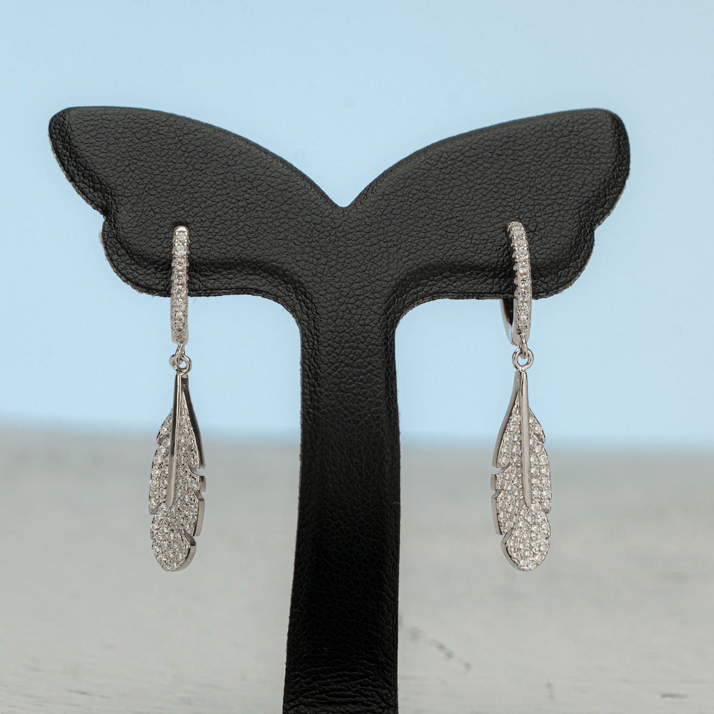 Silver feather earrings • Feather hoop earrings • Tiny feather charm • Bohemian hoop • Feather dangle hoop • Sterling silver feather earring