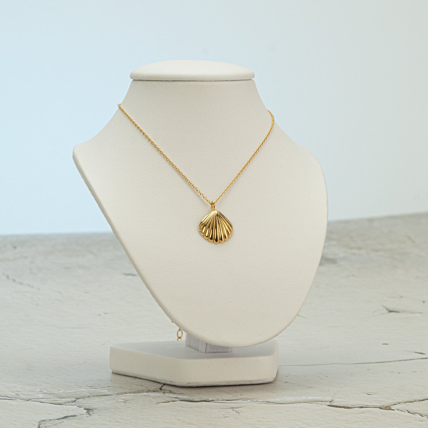 14k Gold Filled Clam Necklace - Thin Gold Filled Anchor Chain - Small Gold Clam Shell Necklace - Beach Necklace - Gold Seashell Necklace